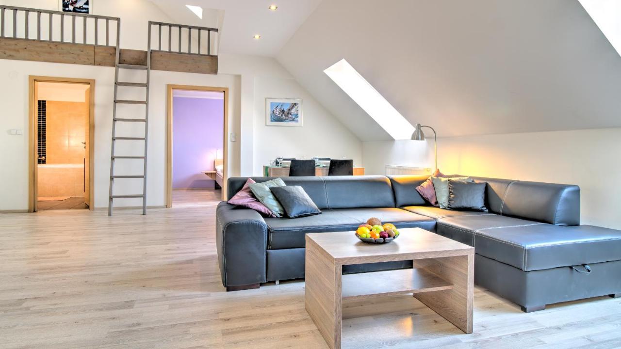 Boromeum Residence Hradec Kralove Exterior foto